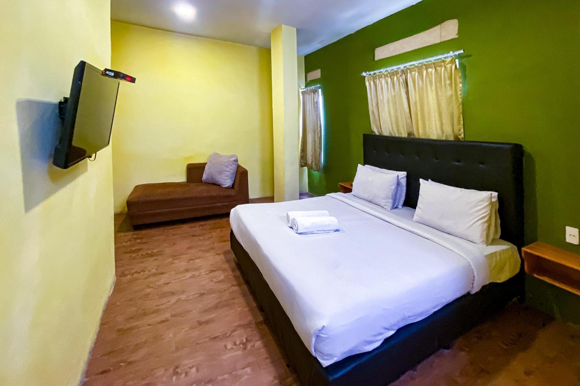 Reddoorz At Sentosa Jaya Helvetia Medan Exterior photo