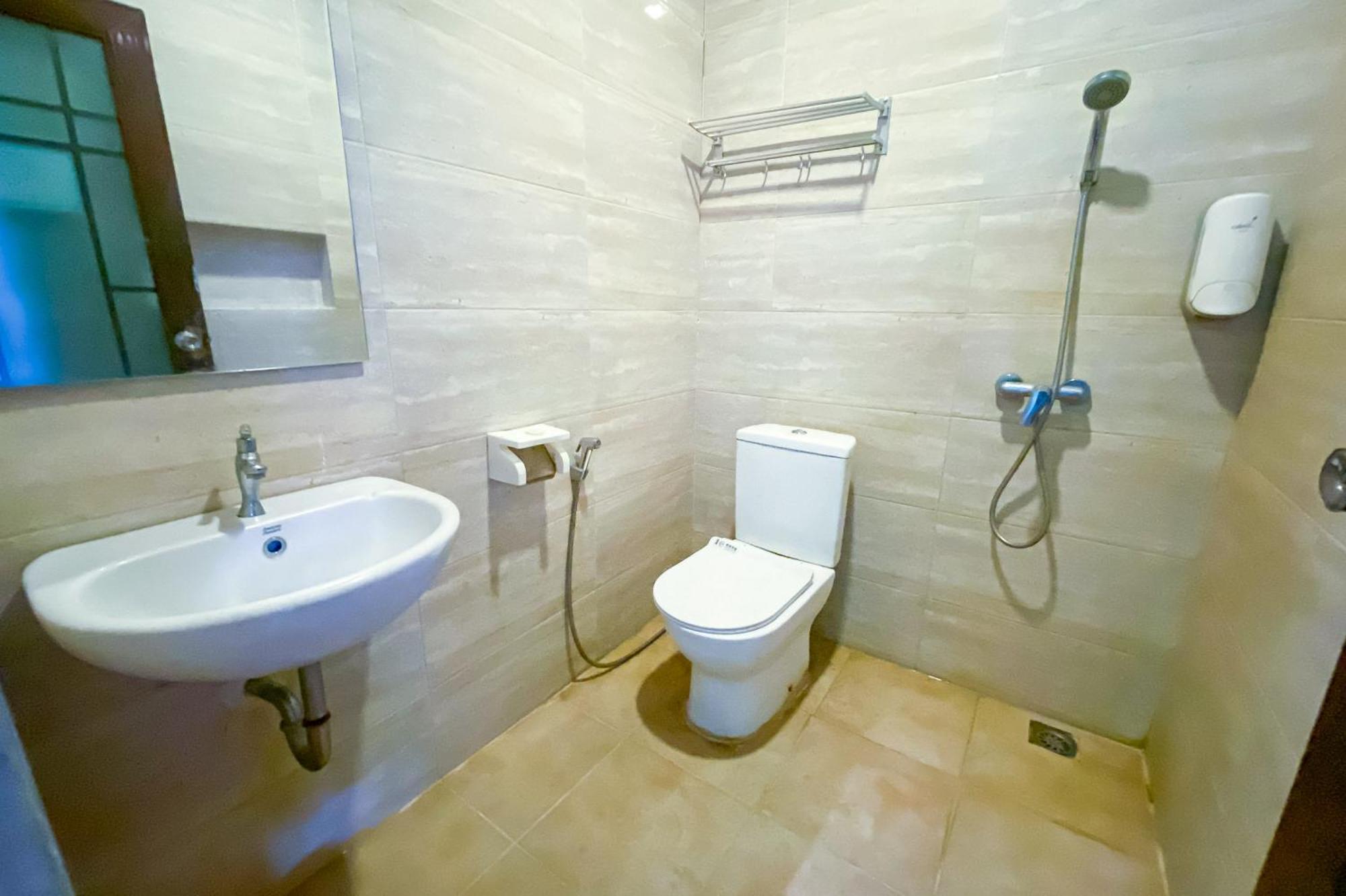 Reddoorz At Sentosa Jaya Helvetia Medan Exterior photo